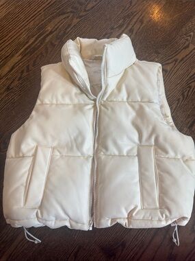 Hollister Cream Faux Leather Puffer Vest High Collar Size S